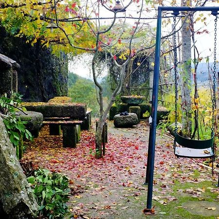 Casa Do Penedo Geres Villa แตร์ฮัส เจ บอว์โร ภายนอก รูปภาพ