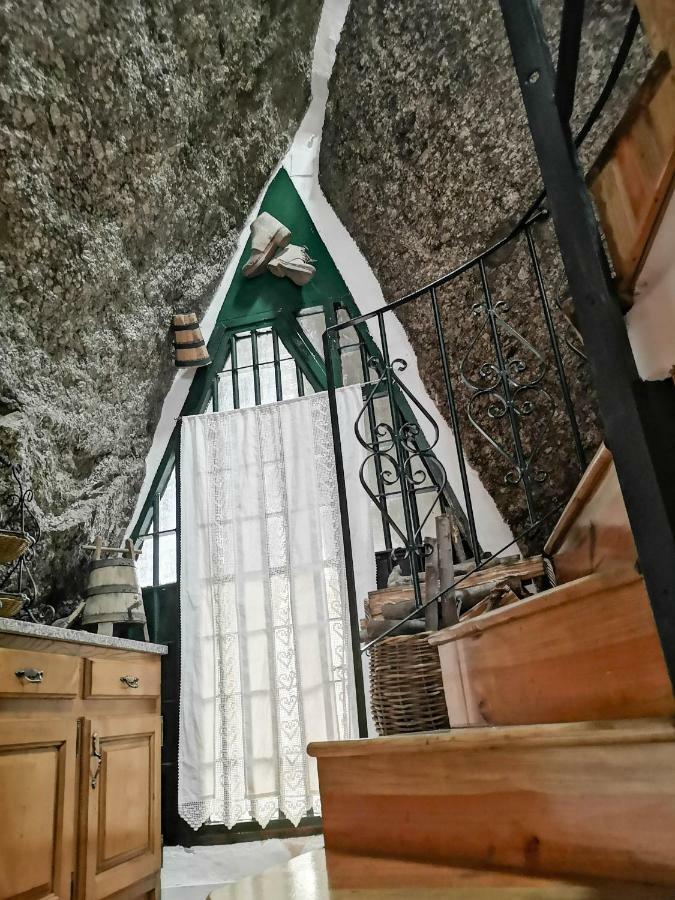 Casa Do Penedo Geres Villa แตร์ฮัส เจ บอว์โร ภายนอก รูปภาพ